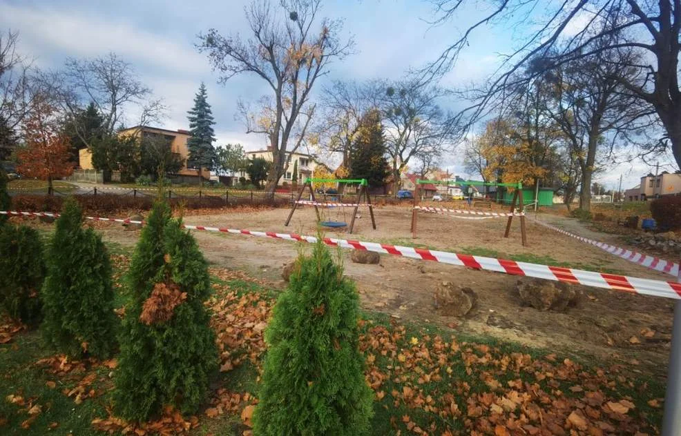 Plac zabaw na „Zdrojach” tymczasowo zamknięty - Zdjęcie główne