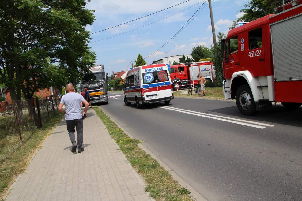  Wypadek na przejeździe rowerowym na drodze Jarocin-Żerków  - Zdjęcie główne