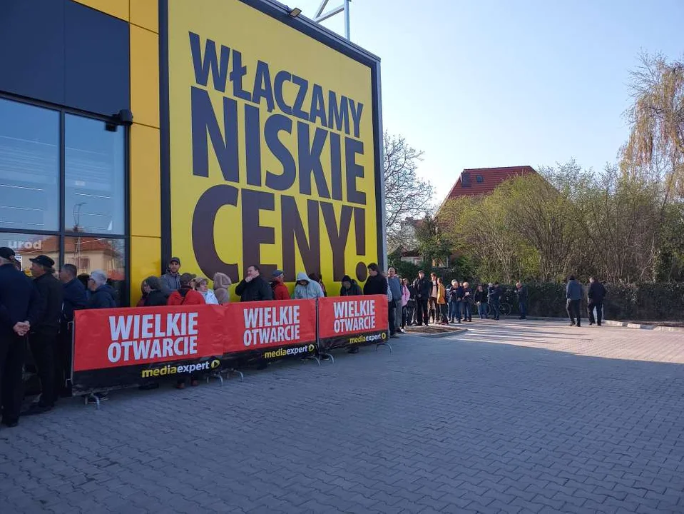 Media Expert otwarty. Było przecięcie wstęgi, prezenty i niepowtarzalna oferta