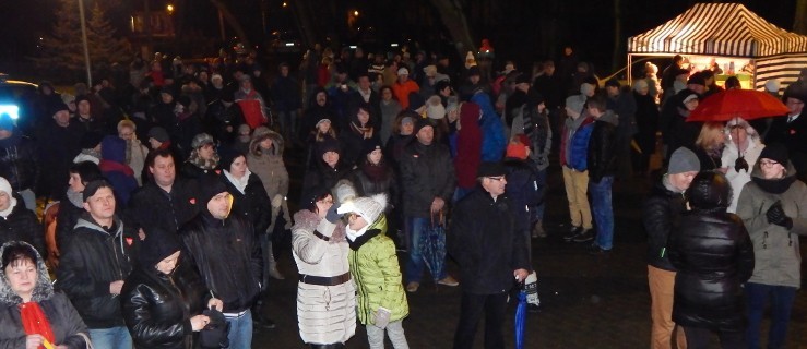 Wiatr i deszcz niestraszne kolędnikom - Zdjęcie główne