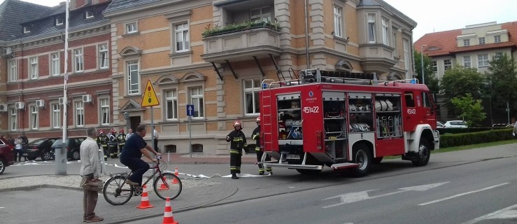 Straż pożarna pod urzędem. Ewakuacja budynku - Zdjęcie główne