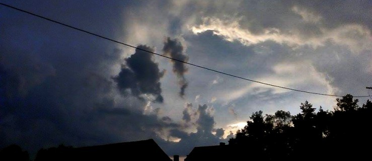 Spojrzała w niebo, a tam niecodzienny widok… [ZDJĘCIA]  - Zdjęcie główne
