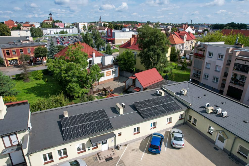 JTBS zainwestowało w odnawialne źródła energii. Zamontowano panele fotowoltaiczne - Zdjęcie główne