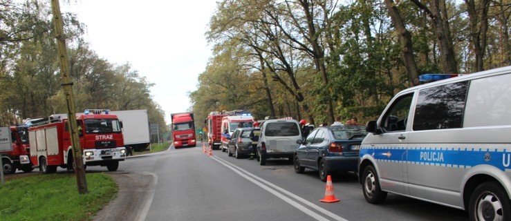 Dwa wypadki w jednym czasie. W sumie zderzyło się sześć samochodów    - Zdjęcie główne