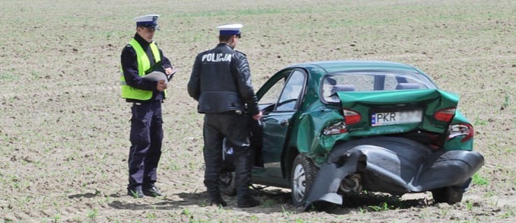  Zderzenie trzech samochodów na 11. Są ranni [ZDJĘCIA, WIDEO] - Zdjęcie główne