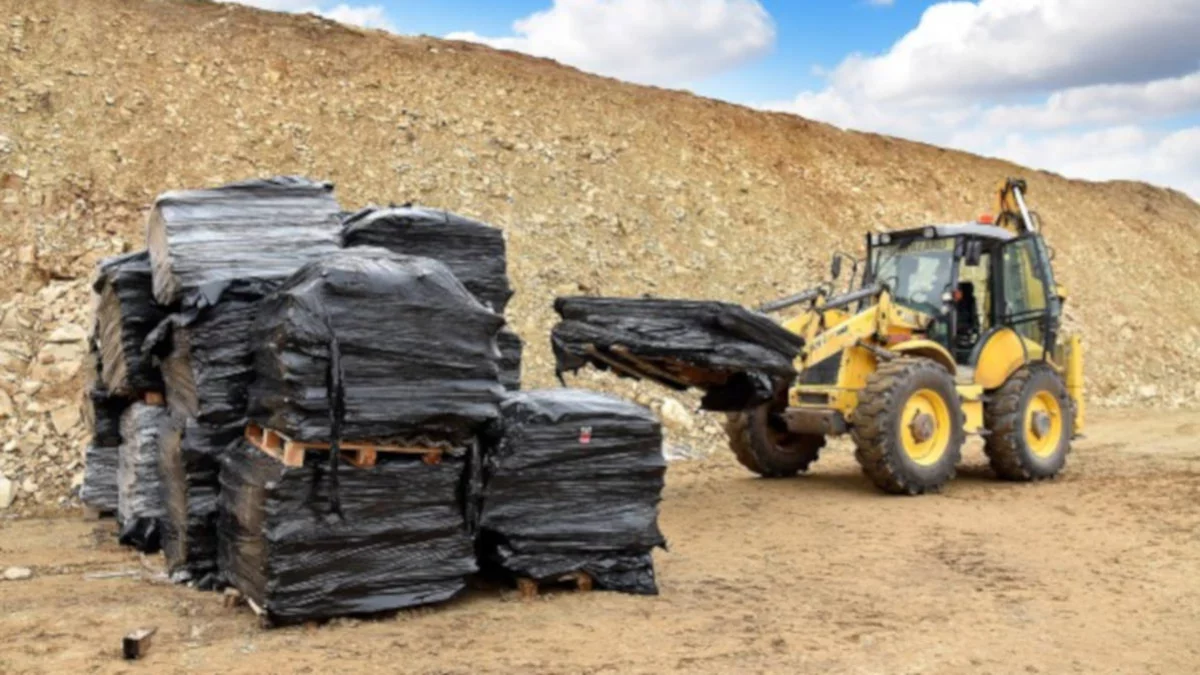 Od dzisiaj można składać wnioski do jarocińskiego urzędu o odbiór eternitu z posesji. Jak to zrobić i do kiedy? [SONDA]