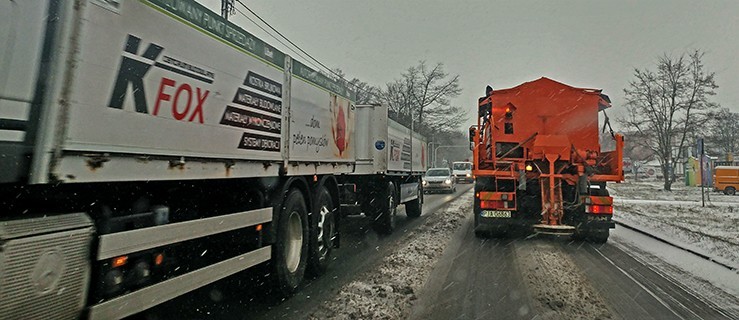 Pierwszy atak zimy. "Nigdzie nie widać odśnieżarek czy posypywarek" - Zdjęcie główne