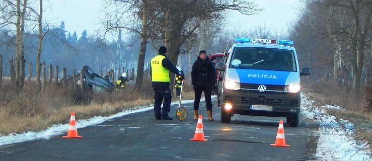 Zderzenie dwóch samochodów na powiatówce - Zdjęcie główne