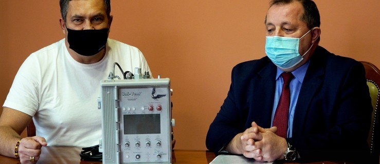 Jarocin. Burmistrz przekazał kolejny respirator dla jarocińskiego szpitala - Zdjęcie główne