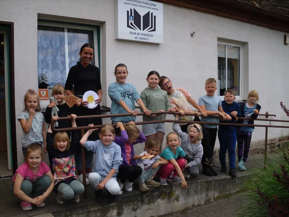 Gmina pozyskała 100 tys. dofinansowania na zieleń wokół biblioteki - Zdjęcie główne