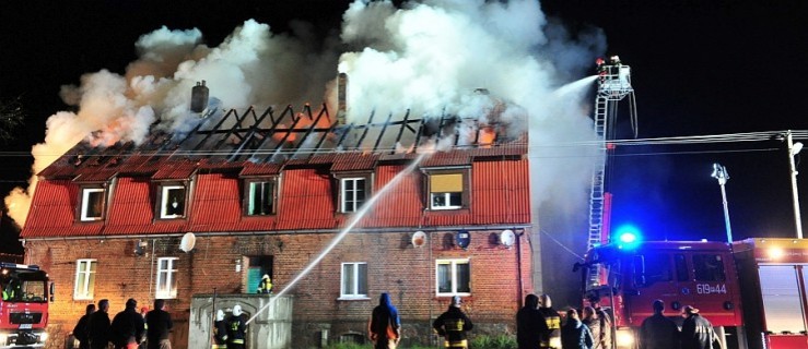 Pożar w Klęce. Są poszkodowani - Zdjęcie główne