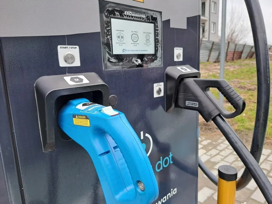 Będą dopłaty do używanych samochodów elektrycznych. Ile i kiedy można dostać? - Zdjęcie główne