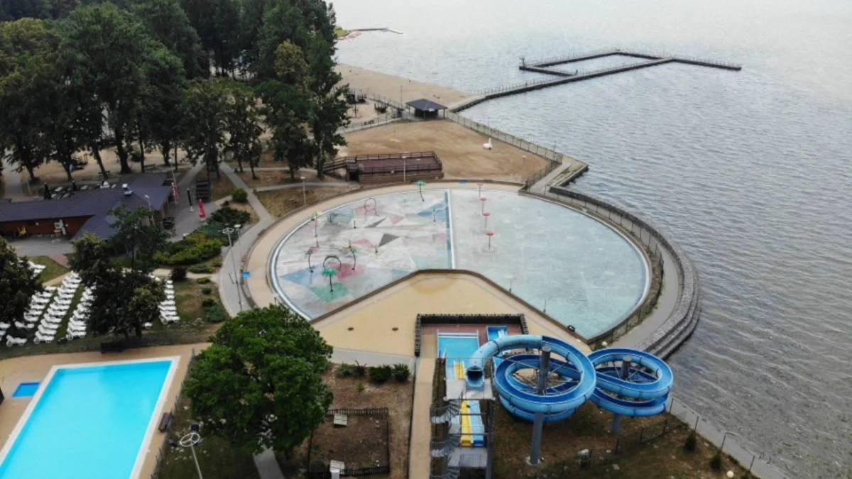 Burmistrz Jarocina chce budować odkryty basen nad zalewem w Roszkowie - Zdjęcie główne
