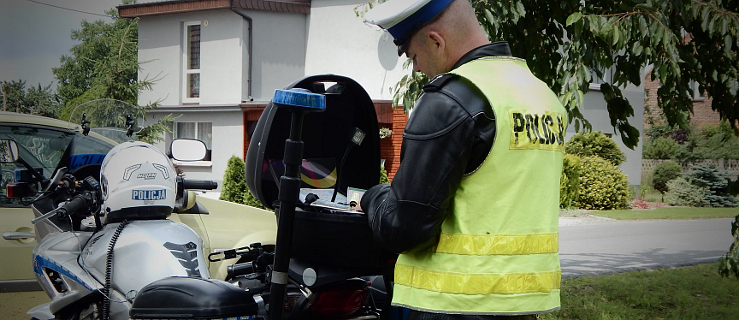  Był pijany. Peugeotem „wjechał” na policję    - Zdjęcie główne