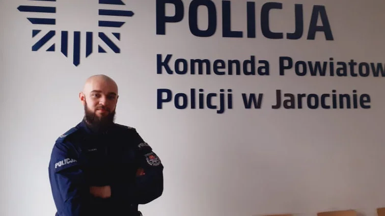  Policjant z Jarocina uratował życie mężczyźnie w jego domu - Zdjęcie główne