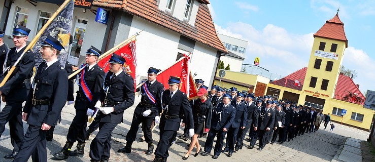 Strażacy z OSP Jarocin rozpoczynają obchody - Zdjęcie główne