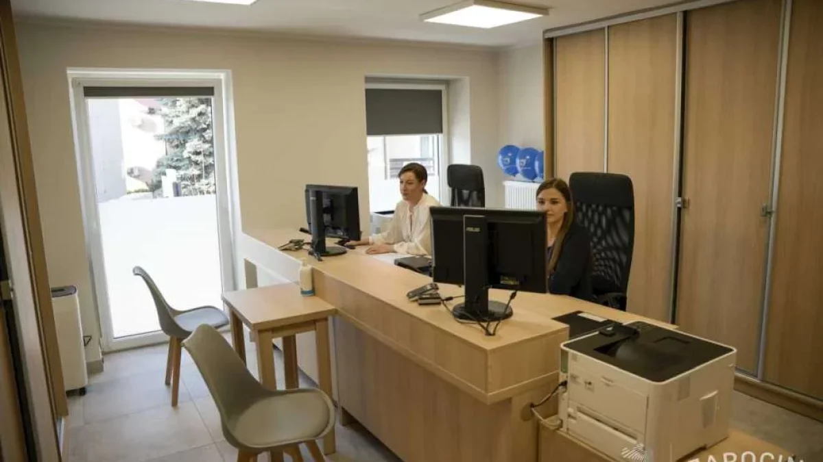 Jest praca w budżetówce. Proponują etat, umowę i bonusy finansowe. Kogo chcą zatrudnić?