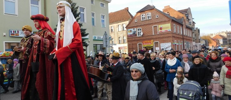 W Jarocinie Orszak Trzech Króli z 8. Jarocińskim Kolędowaniem. Dołącz do nich - Zdjęcie główne