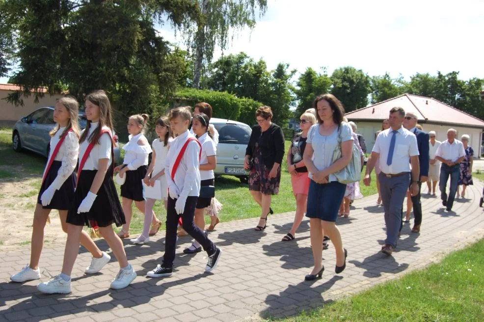 Jubileusz proboszcza parafii w Cielczy. W sobotę były prezenty, a w niedzielę festyn