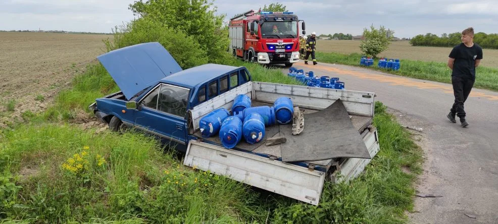 Zderzyły się dwa samochody. Jedna osoba w szpitalu [AKTUALIZACJA, ZDJĘCIA] - Zdjęcie główne