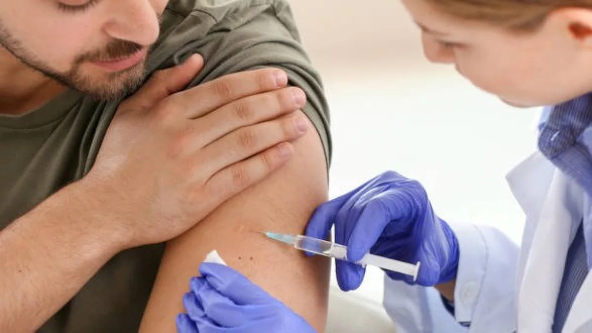 Szczepić się czy nie - nasza decyzja ma znaczenie. Co warto wiedzieć na temat szczepień? [SONDA]