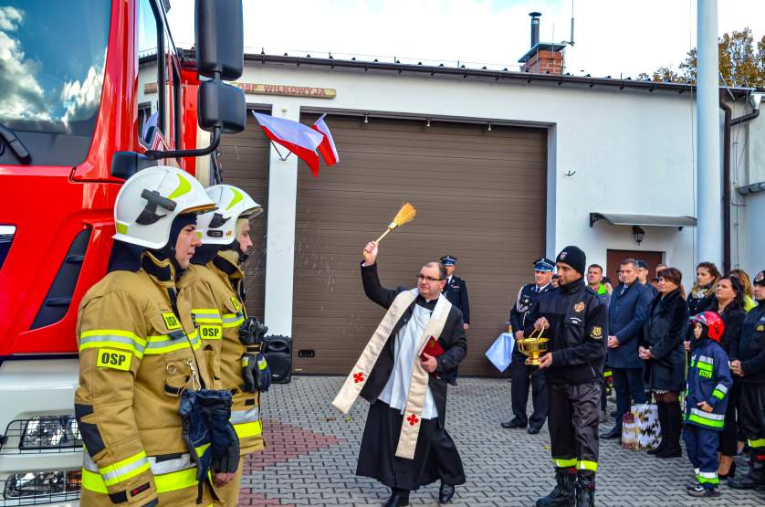 OSP Wilkowyja z wozem bojowym za prawie milion złotych [Zdjęcia]  - Zdjęcie główne