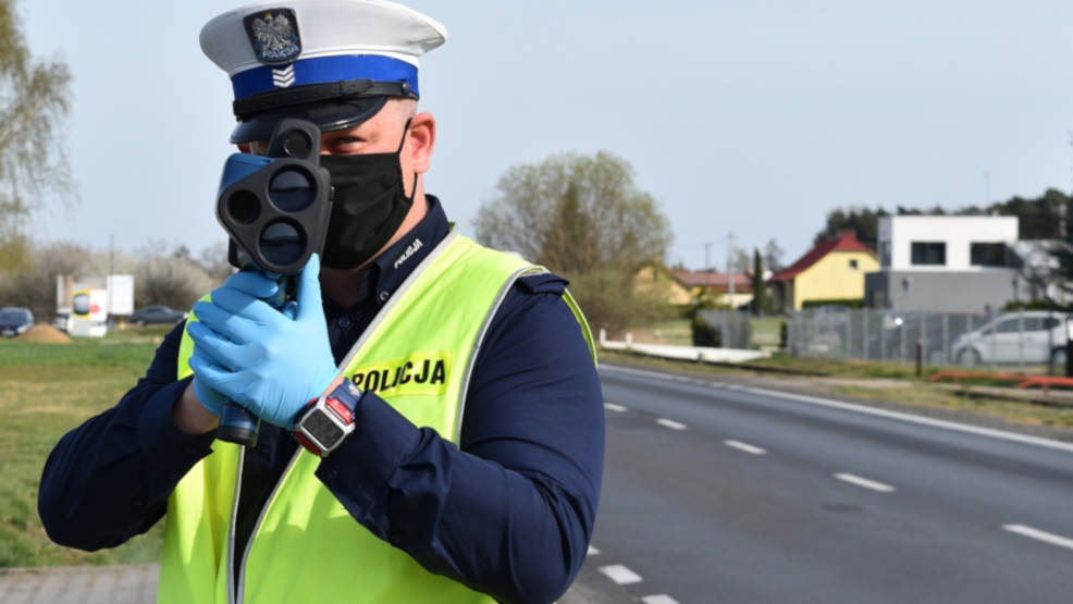 Hondą pędził przez wieś. Wypatrzyli go policjanci  - Zdjęcie główne