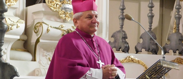 Kardynał Gulbinowicz z zakazami. Czy to samo czeka biskupa Edwarda Janiaka?  - Zdjęcie główne