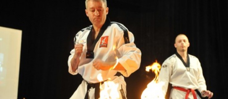 Efektowny pokaz taekwondo - zobacz wideo - Zdjęcie główne