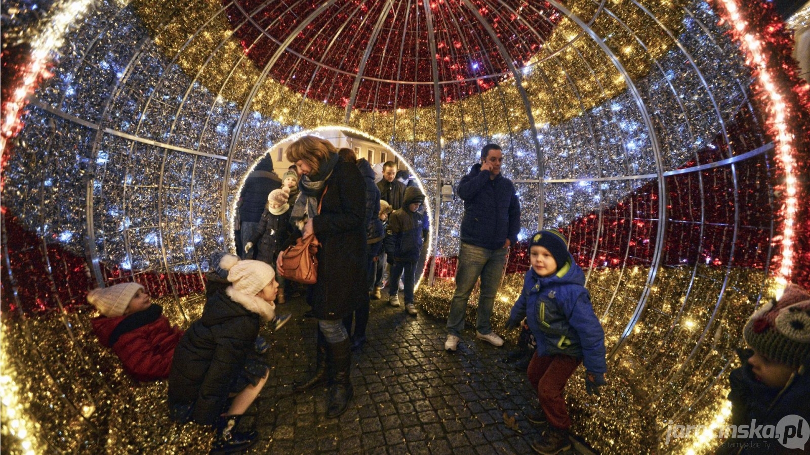 Jarocin. Tłumy na Mikołajkach  - Zdjęcie główne