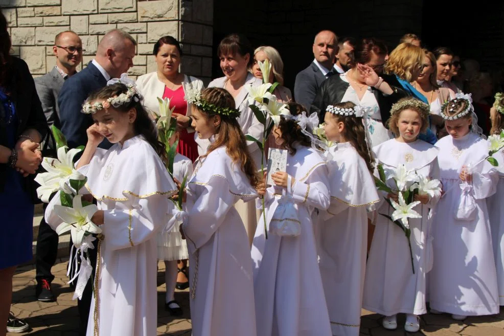 Pierwsza Komunia Święta u franciszkanów w Jarocinie. ZOBACZ ZDJĘCIA - Zdjęcie główne