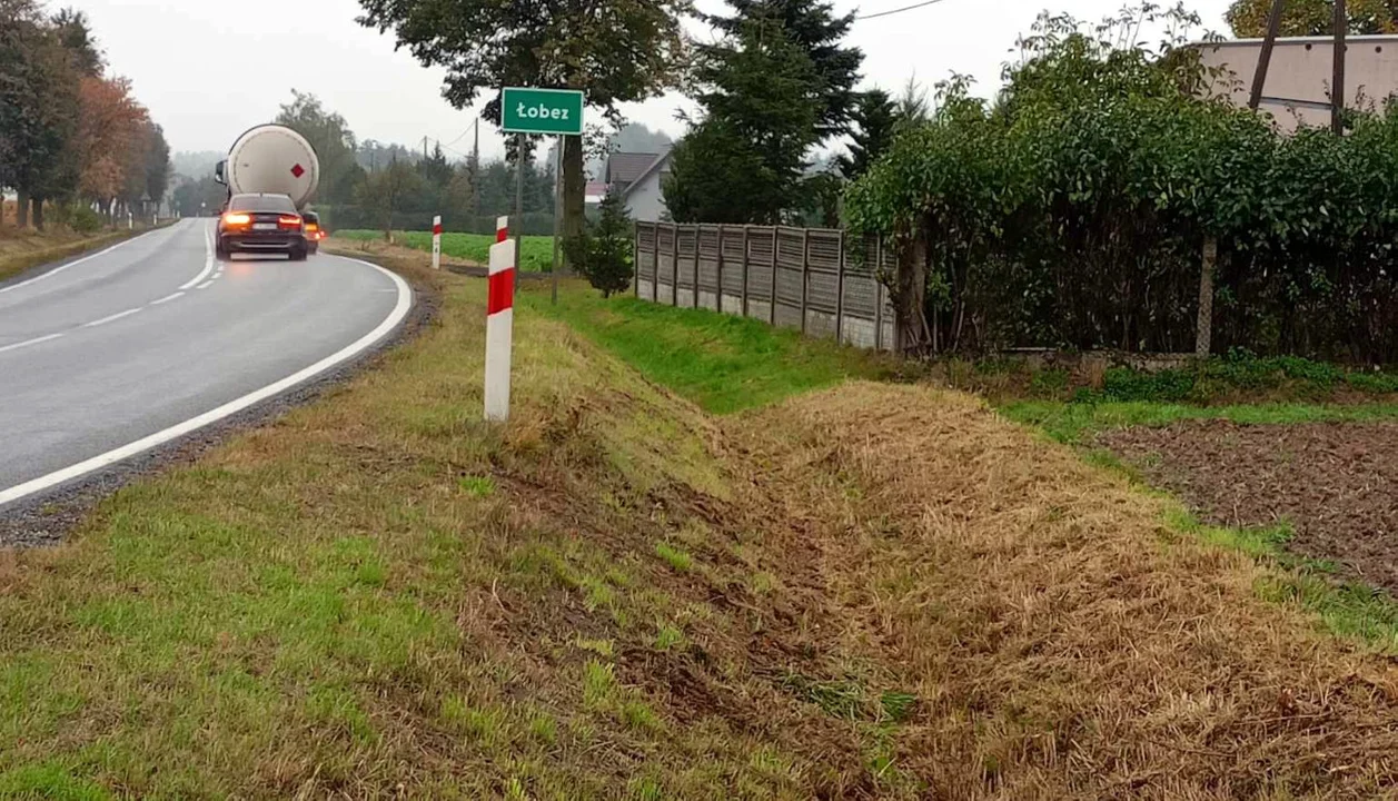 Zarządca DK12 wybuduje chodnik przy drodze Łobez - Jaraczewo? - Zdjęcie główne