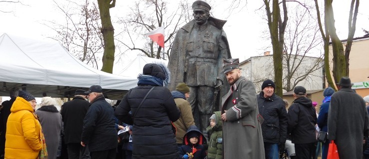 U komendanta na urodzinach śpiewano i biesiadowano przy bigosie [ZDJĘCIA, WIDEO] - Zdjęcie główne