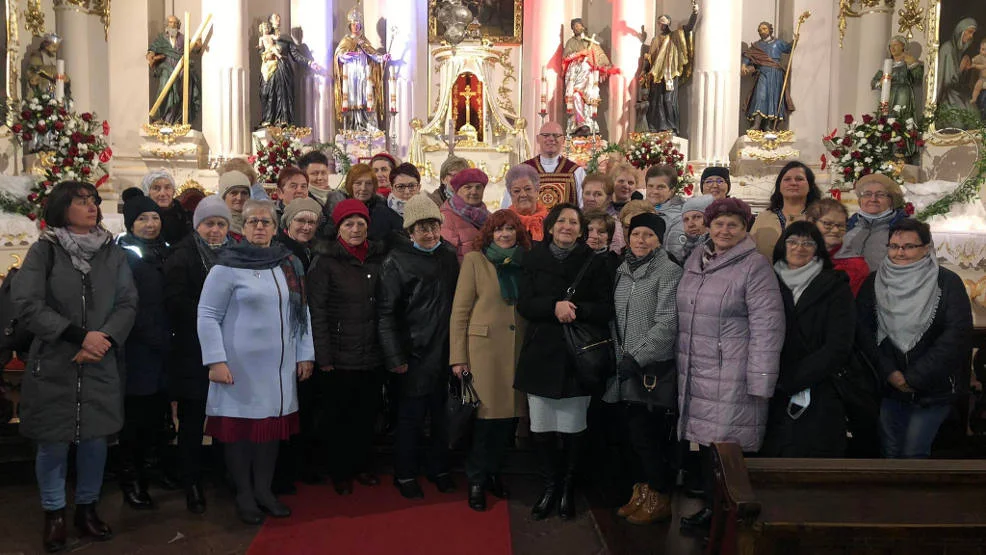 Wyszły na ulicę, aby ostrzec kobiety przed rakiem. Marsz Różowej Wstążki w Jarocinie  - Zdjęcie główne