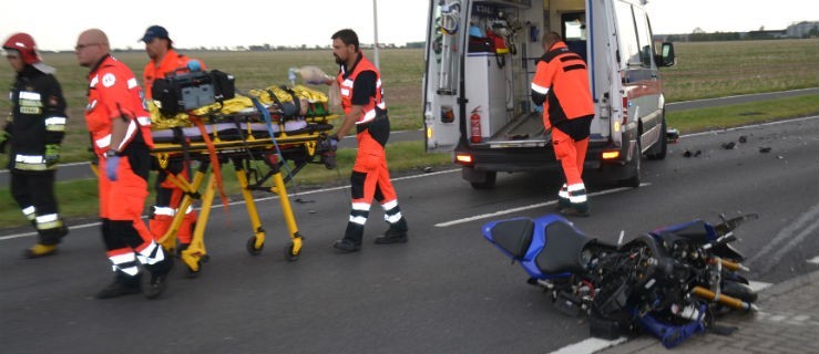 Przylecial helikopter. Motocyklista w ciężkim stanie  - Zdjęcie główne