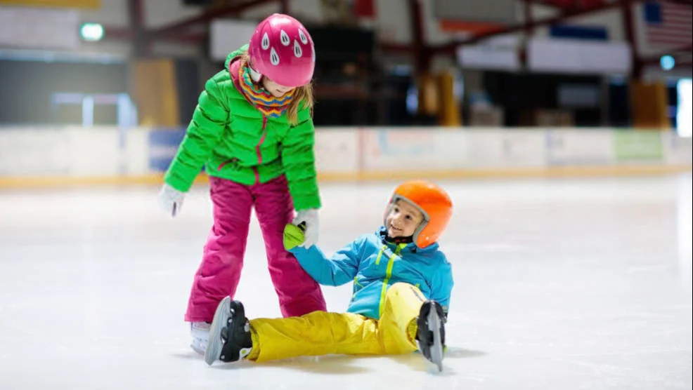 Na lodowisku spółki Jarocin Sport ruszyły szkółki jazdy figurowej i hokeja - Zdjęcie główne