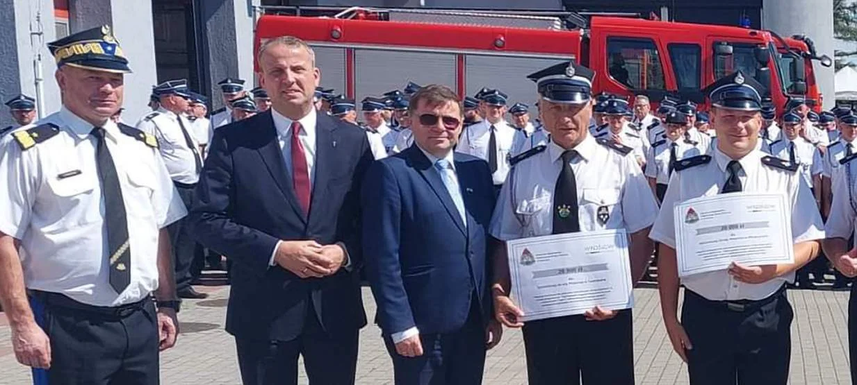 Jednostki OSP z naszego terenu i zawodowi strażacy dostali wsparcie. Gdzie trafią pieniądze? [ZDJĘCIA] - Zdjęcie główne