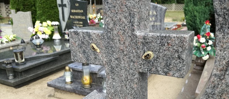  Ukradli krzyże z kilkunastu grobów    - Zdjęcie główne