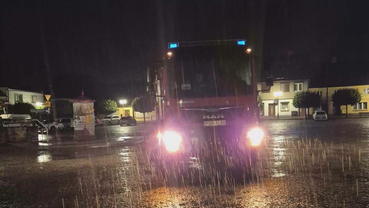 Przez Jarocin i okolice przeszła gwałtowna burza. Kilkanaście interwencji straży pożarnej