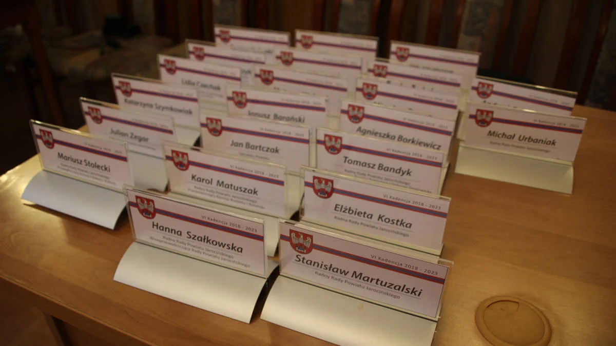 Przewodniczący Rady Powiatu Jarocińskiego zwołał nadzwyczajne posiedzenie. W programie pomoc dla szpitala - Zdjęcie główne