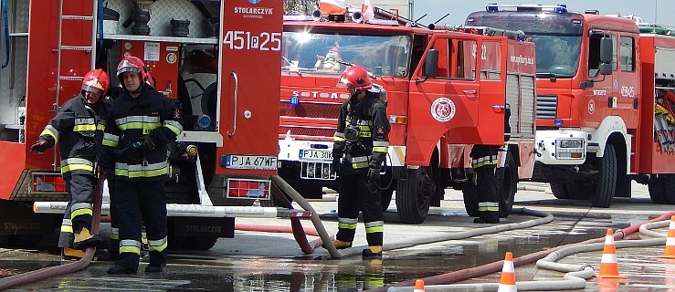 Dym w ZGO. Ponad stu strażaków w akcji - Zdjęcie główne