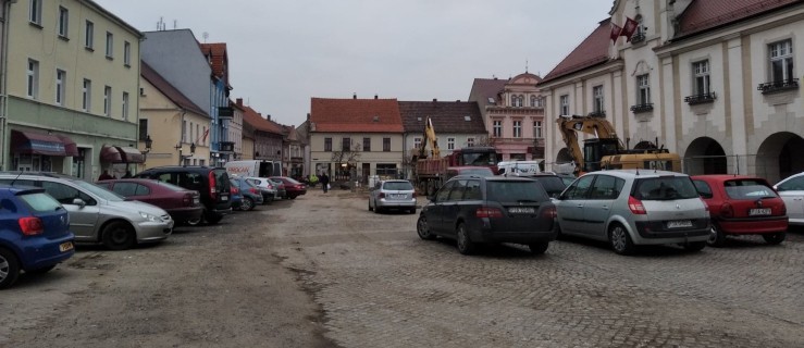 Nie parkuj na rynku - możesz nie znaleźć swojego samochodu [ZDJĘCIA] - Zdjęcie główne