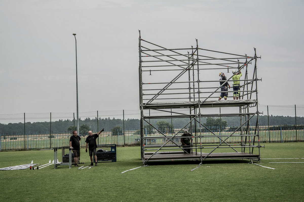 Jarocin Festiwal 2021. Ruszyły przygotowania. Budują scenę festiwalową