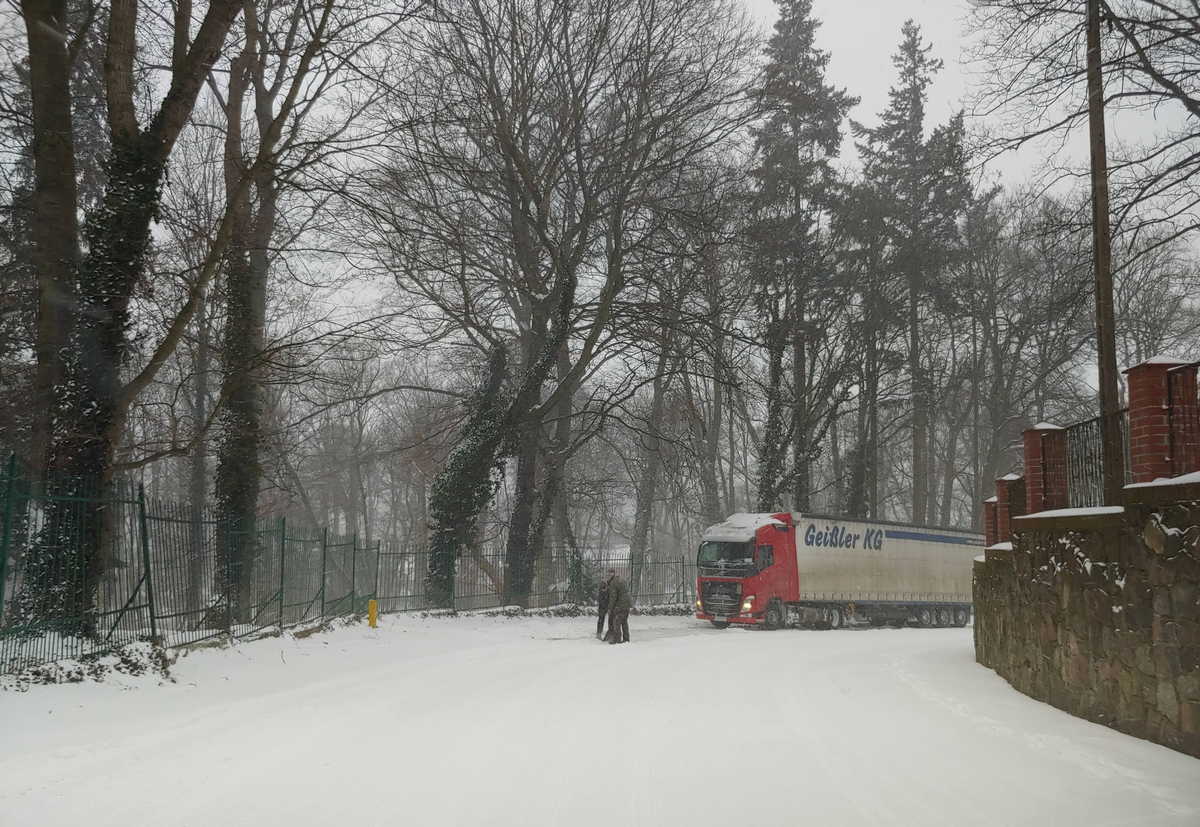 Jarocin. Zimna 2021. Jak wygląda sytuacja na drogach jarocińskich 