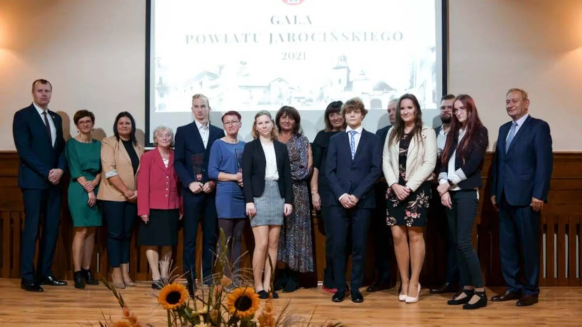 Można zgłaszać kandydatów do nagrody „Za zasługi dla powiatu jarocińskiego” - Zdjęcie główne
