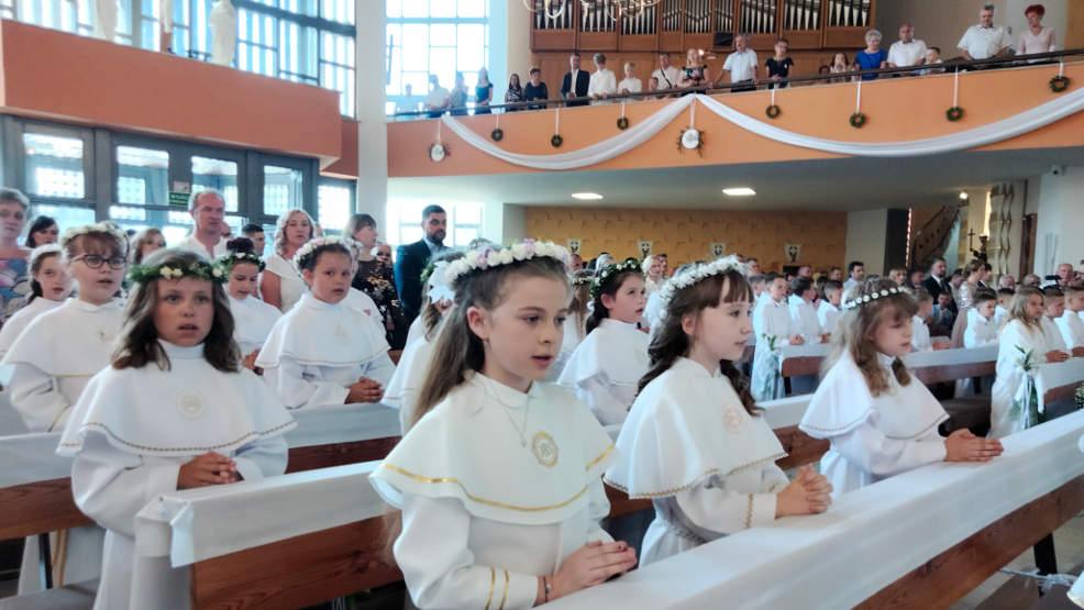 Jarocin. Dzieci przystąpiły dzisiaj do Pierwszej Komunii Świętej w parafii franciszkanów