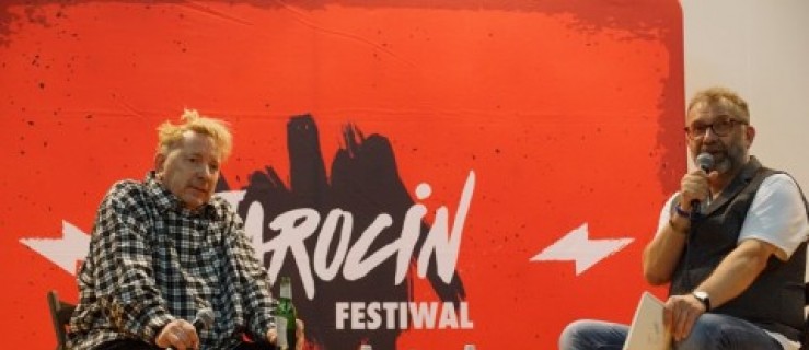 Legenda Punk Rocka Johny Lydon Rotten podpisał mural w Jarocinie. - Zdjęcie główne