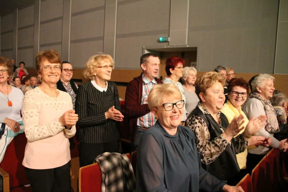 Wyjątkowy koncert w Jarocinie. Widzowie nie chcieli wypuścić Barbary Parzęczewskiej ze sceny - Zdjęcie główne