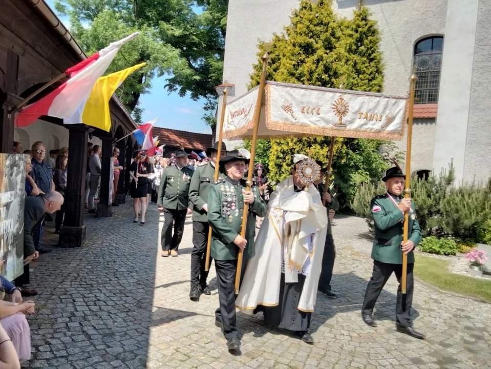 Boże Ciało. Trzy procesje w czterech parafiach w Jarocinie. W tym roku od Chrystusa Króla do św. Marcina [ZDJĘCIA] - Zdjęcie główne