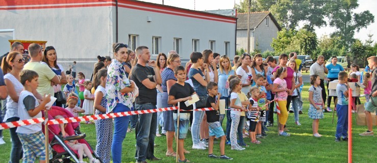 Obejrzeli spektakl Teatru Seniora i wystawę zwierząt hodowlanych - Zdjęcie główne